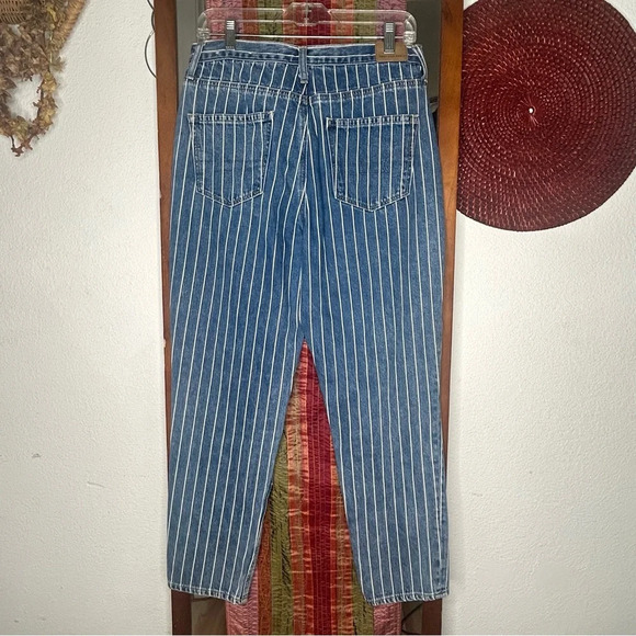 American Eagle Pinstripes Denim High Rise Mom Jeans size 8 - Picture 4 of 7